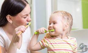 Anne ve bebek için diş bakımı neden önemlidir?