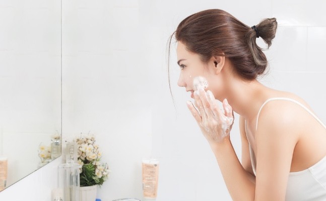 Kuru ciltler için en iyi yüz temizleme jelleri
